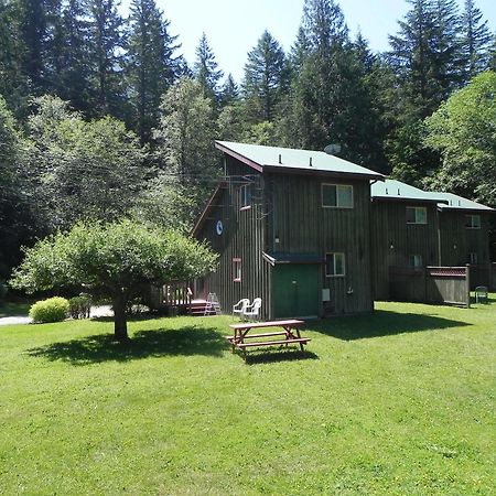 Forest Echoes Cabins Cultus Lake Esterno foto