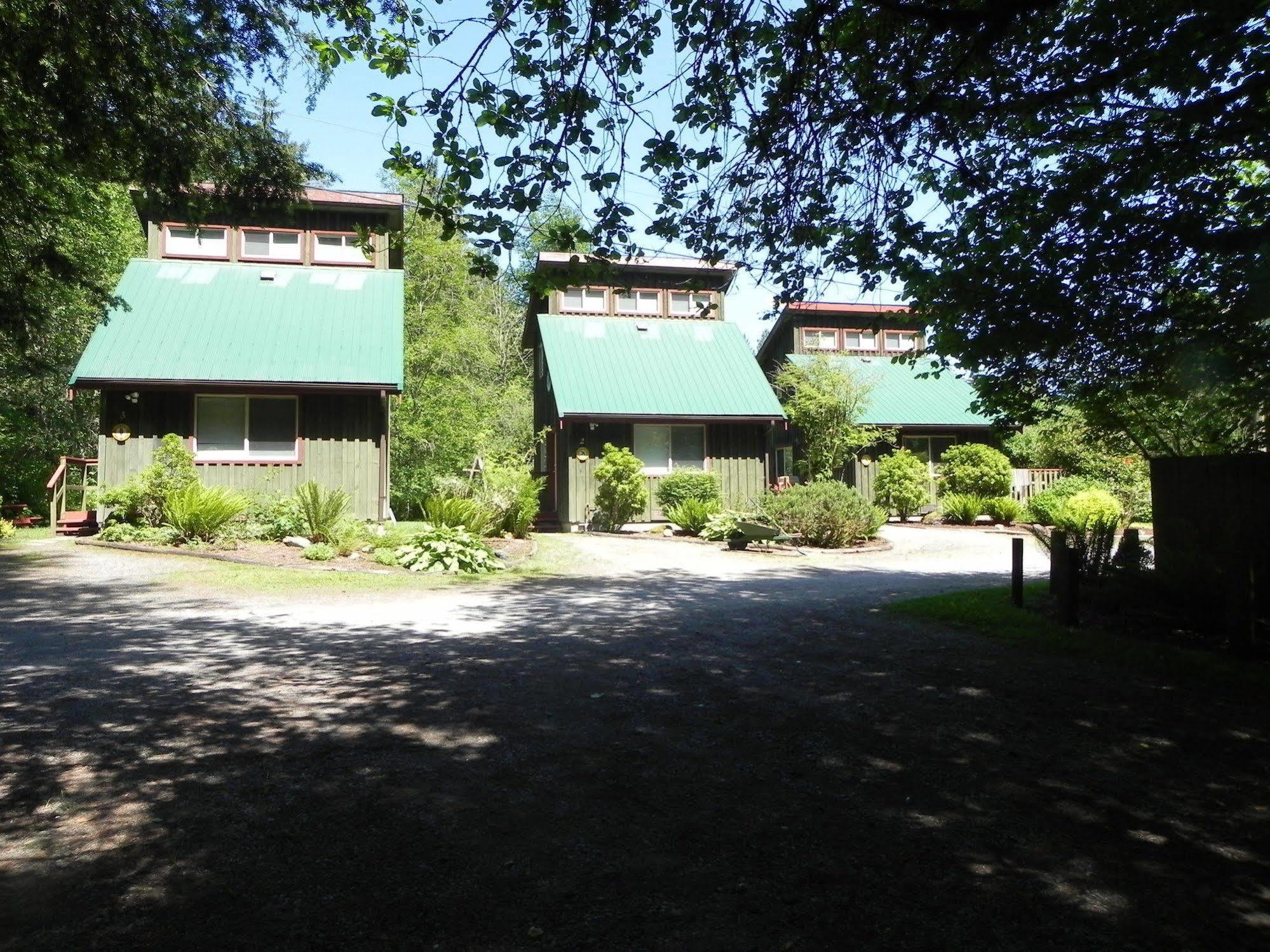 Forest Echoes Cabins Cultus Lake Esterno foto